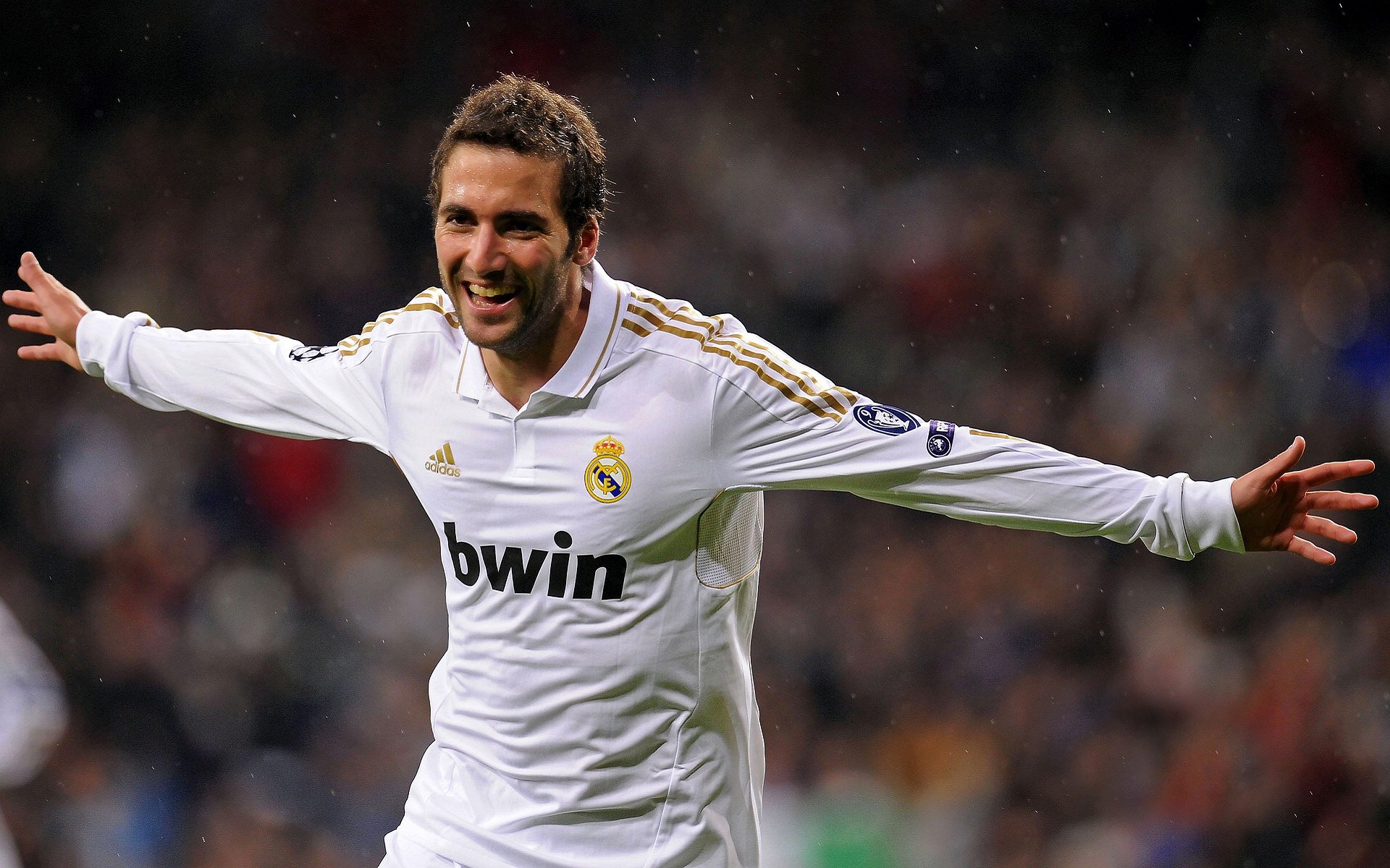 开云中国-切拉苏奥洛蓄势待发 期待下一个突破，切洛拉高足球俱乐部