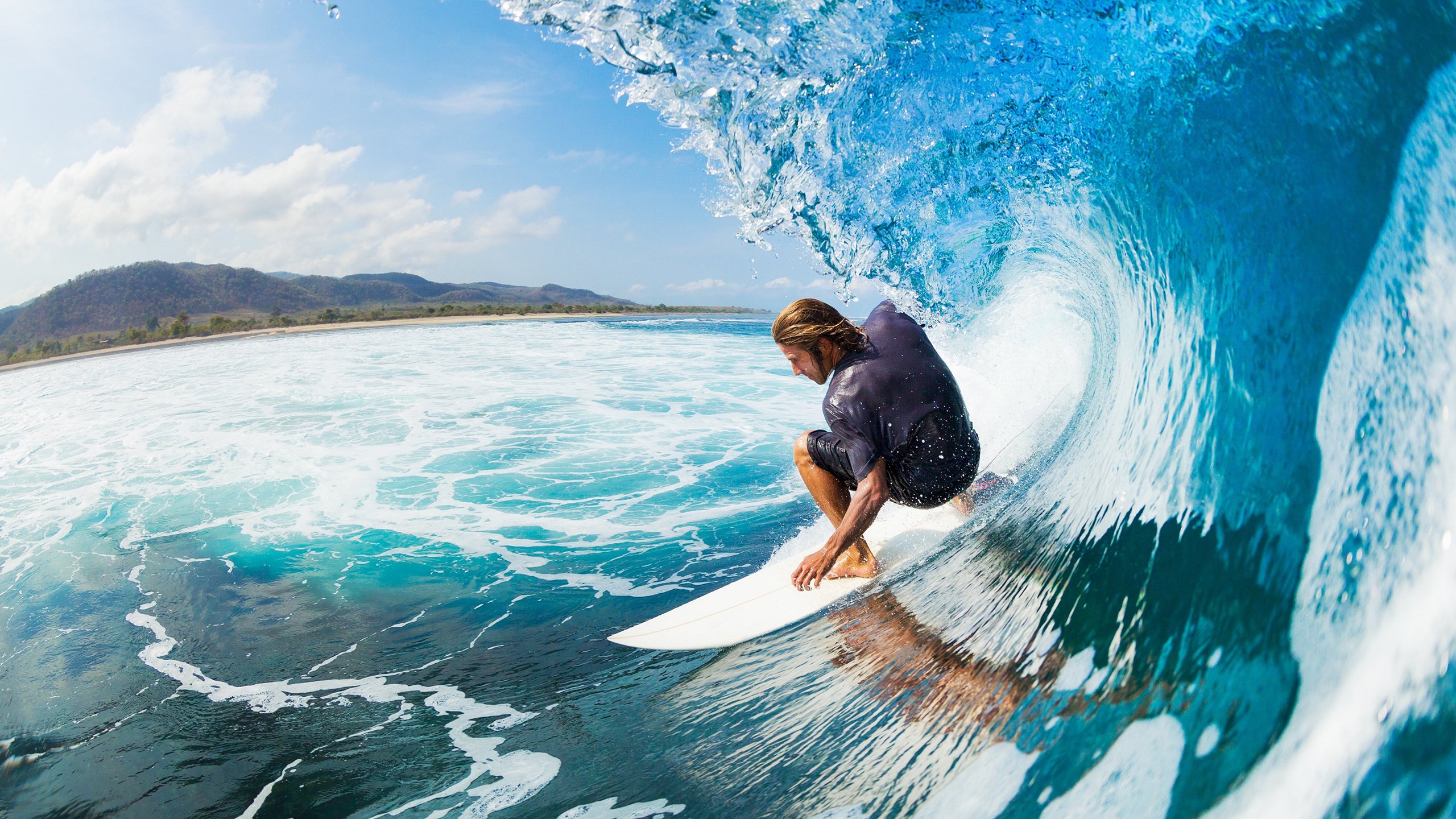 米兰双雄激烈对决，争夺意甲冠军